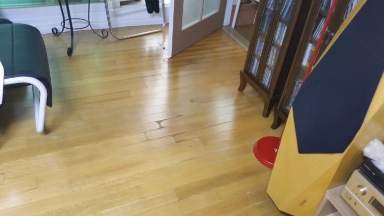 오래된 거실 원목마루 페인트 바닥 시공 후기! : 작업후기 오래된 거실 원목마루 페인트 바닥 시공 후기! : 작업후기